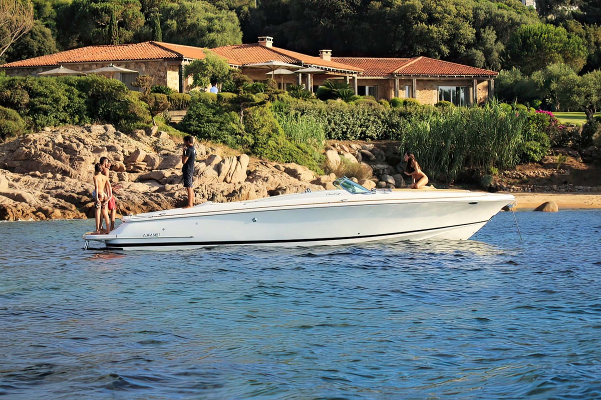 Аренда катера Chris Craft Corsair 32 на Сардинии, Корсике